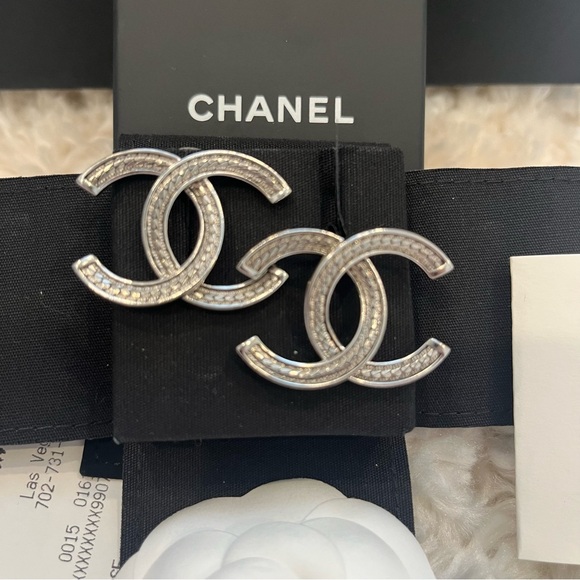 ❌SOLD❌CHANEL 24B XXL Silver CC Logo Stud Earrings - Brand NEW with TAG & RECEIPT - Picture 3 of 9